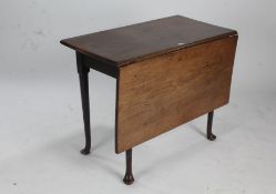 George III mahogany drop leaf table, having a single drop leaf and pad feet, 91cm wide