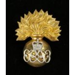 Elizabeth II Grenadier Guards Senior Non Commisioned Officers cap badge, two loops to the reverse