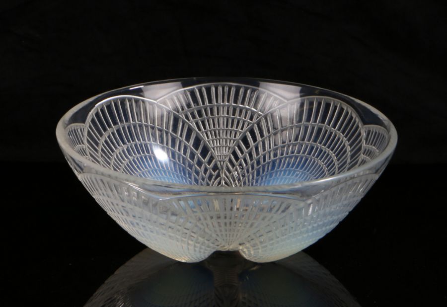 Lalique 'Coquilles' pattern opalescent glass bowl, the circular bowl moulded with four shells, - Image 2 of 2