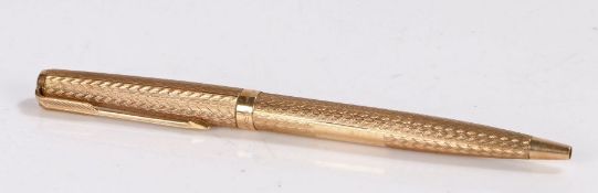 Parker 9 carat gold cased ballpoint pen, with engine turned case