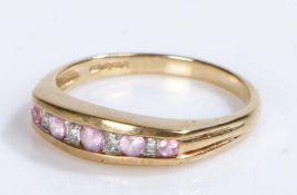 9 carat gold ring, set with pink and clear stones, 3 grams, ring size T