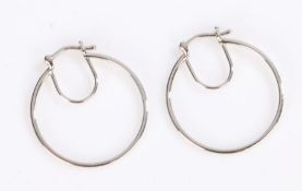Pair of platinum earring loops, with clip top and loop body, 3.9 grams