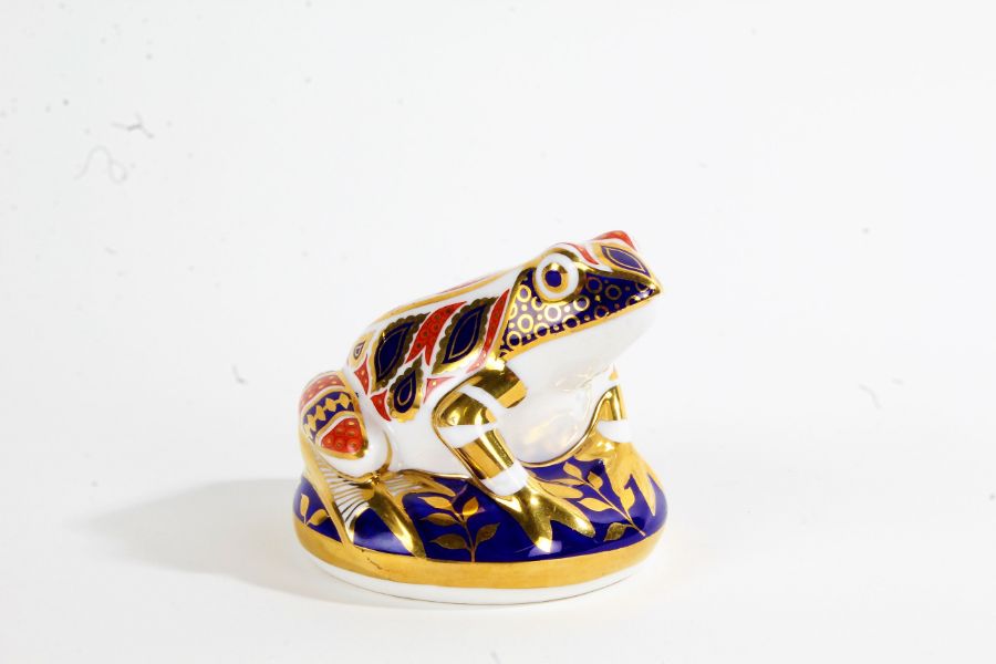 Royal Crown Derby paperweight, in the form of a frog, with gold stopper, 8.5cm diameter