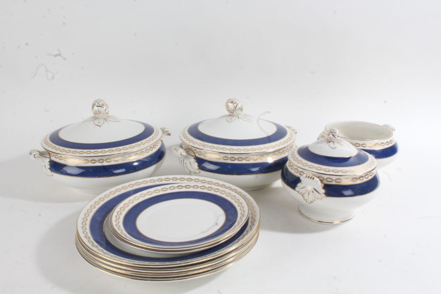 Bisto England part dinner service, to include a serving platter, plates, tureen, soup bowl, side