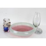 Collection of various art glass, to include a coloured glass dish, bubble paperweight etc. (5)