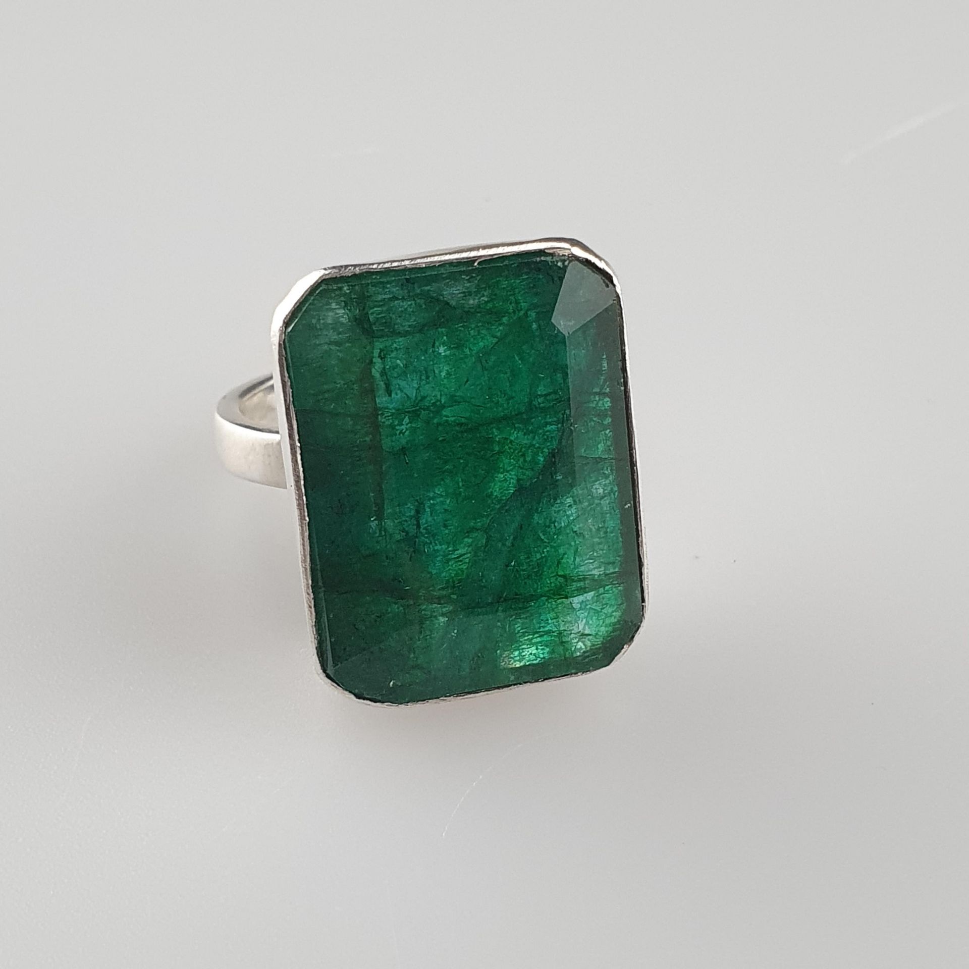Smaragdring - 925er Silber, Ringkopf besetzt mit Smaragd 45 ct, D.ca.19,7 mm, G