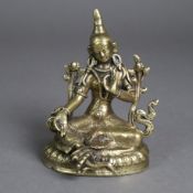 Shyama Tara/ Grüne Tara - Nepal/ Tibet, Ende 19.Jh., Gelbguss, auf einfachem Lo
