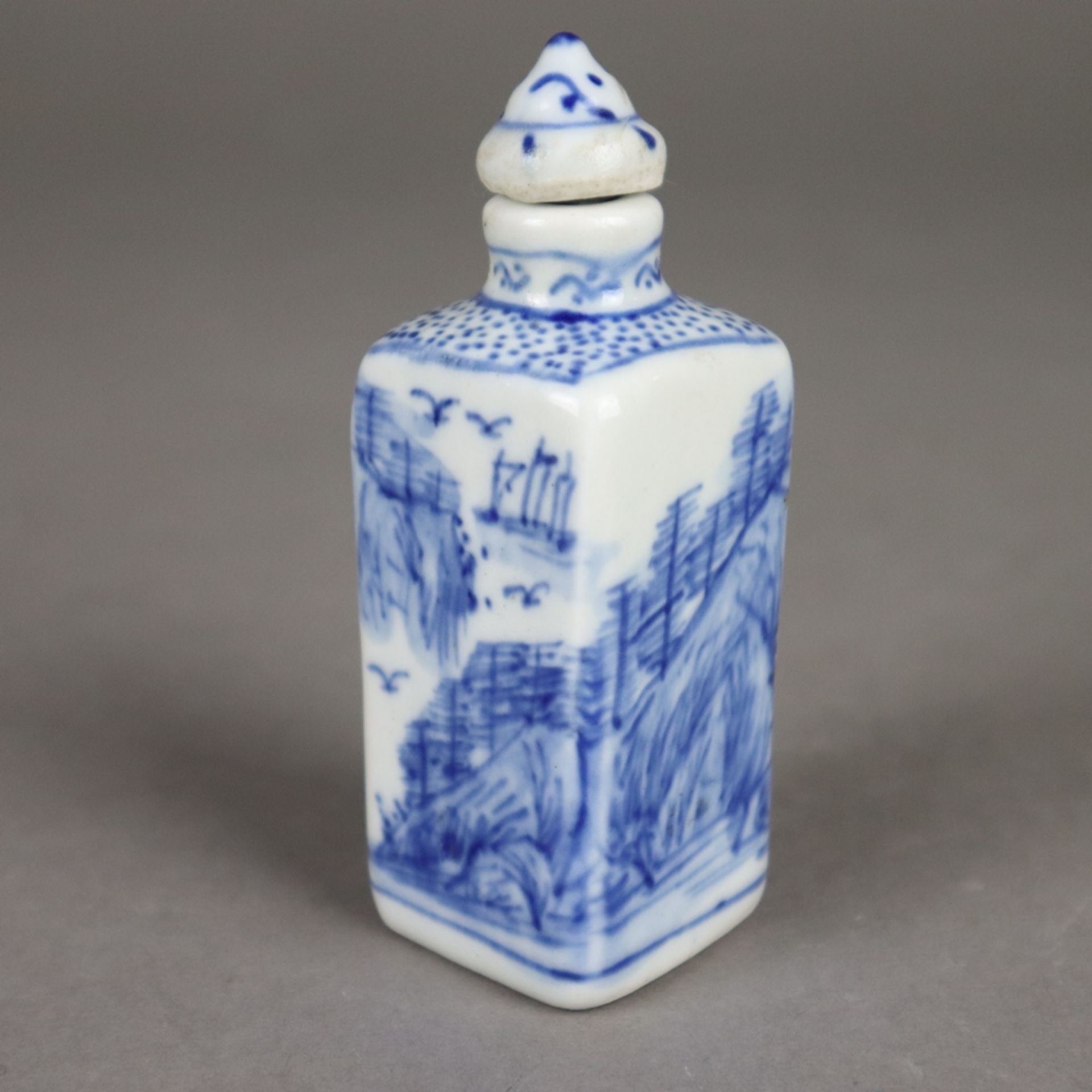 Zwei Porzellan-Snuffbottles - China, 20.Jh., unterglasurblaue Bemalung mit Land - Bild 4 aus 6