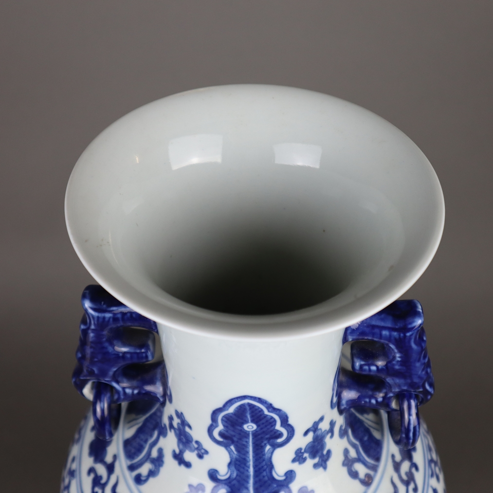 Blau-weiße Vase - China, Balusterform mit leicht ausgestellter Mündung, dekorie - Image 2 of 11