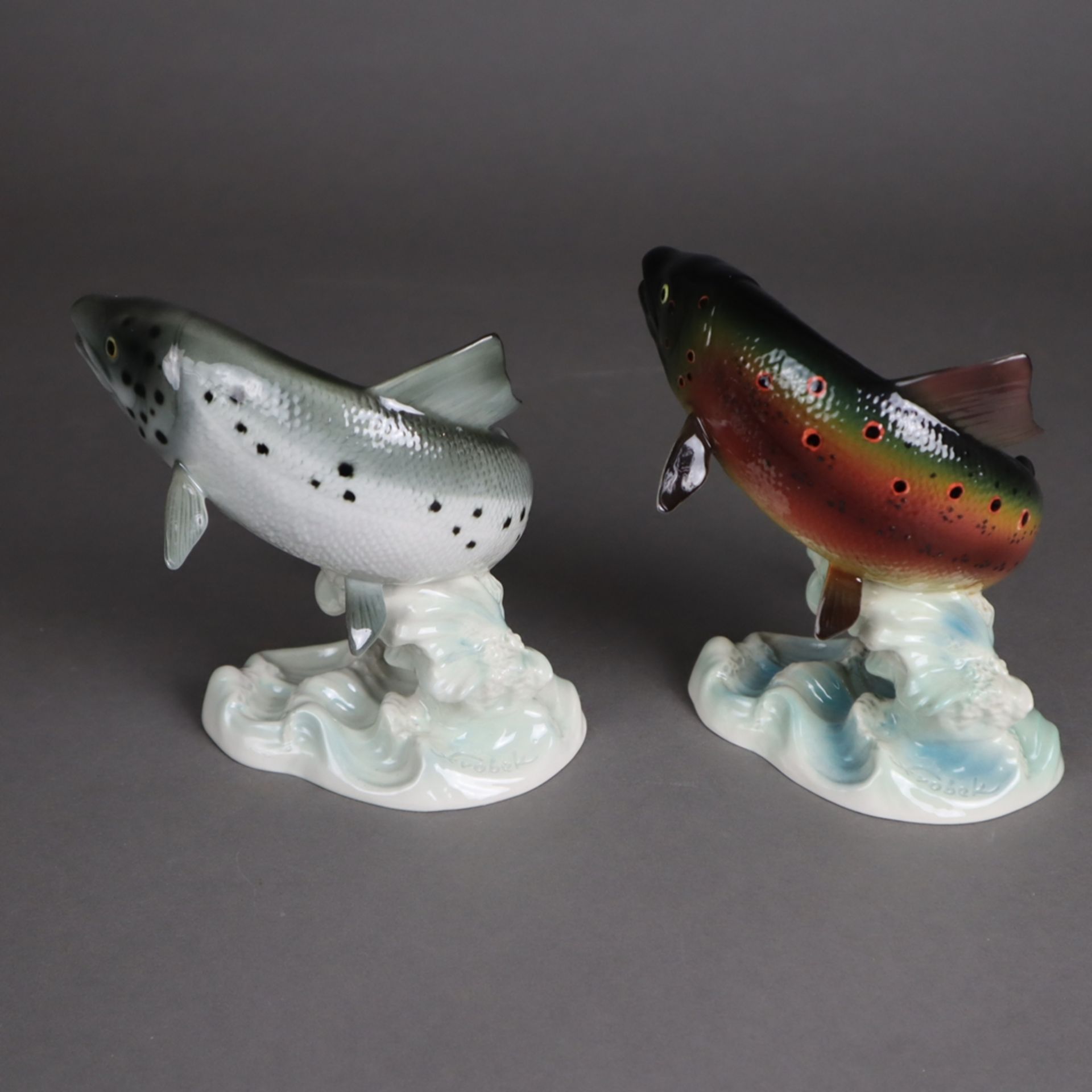 Zwei Fischfiguren "Lachs" - Goebel, Entwurf von Gerhard Skrobek (1922-2007), Po - Bild 2 aus 12