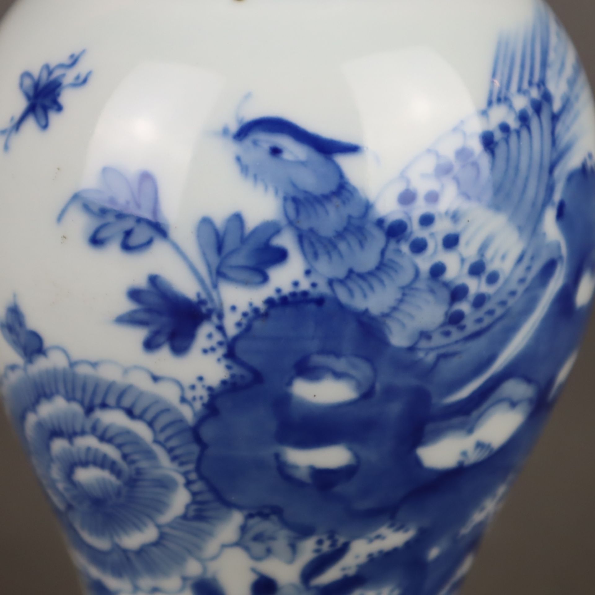 Kleine Gu-Vase - China, nach 1900, Porzellan, mit Blaumalerei in Unterglasur: P - Bild 4 aus 8