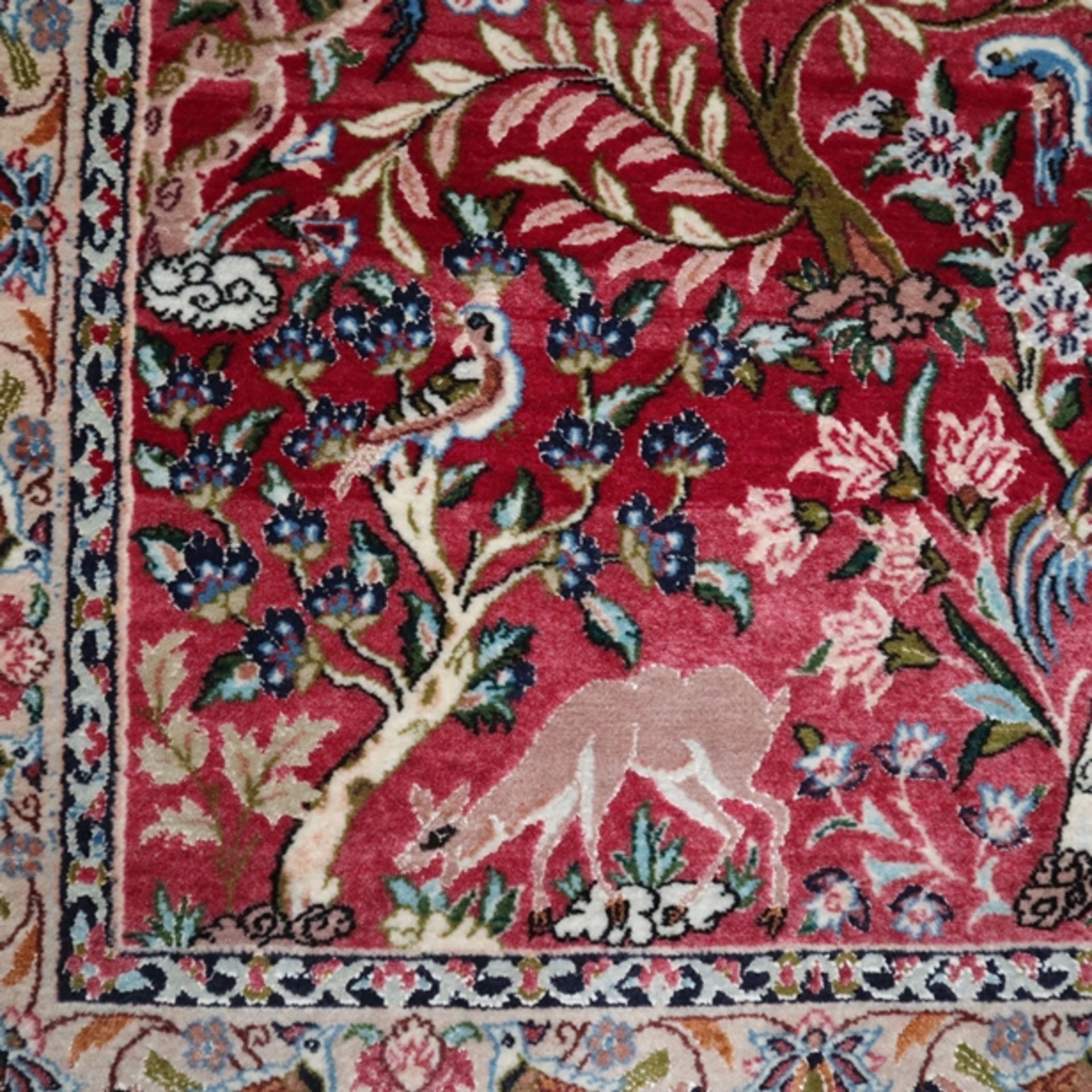 Isfahan - um 1970, Wolle auf Seide, Lebensbaum-Motiv, breite Zierborte, 1 Milli - Image 2 of 7