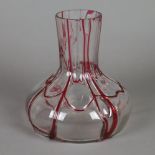 Glasvase - Klarglas mit rubinrotem, geädertem Fadendekor, gebauchte Form mit ei