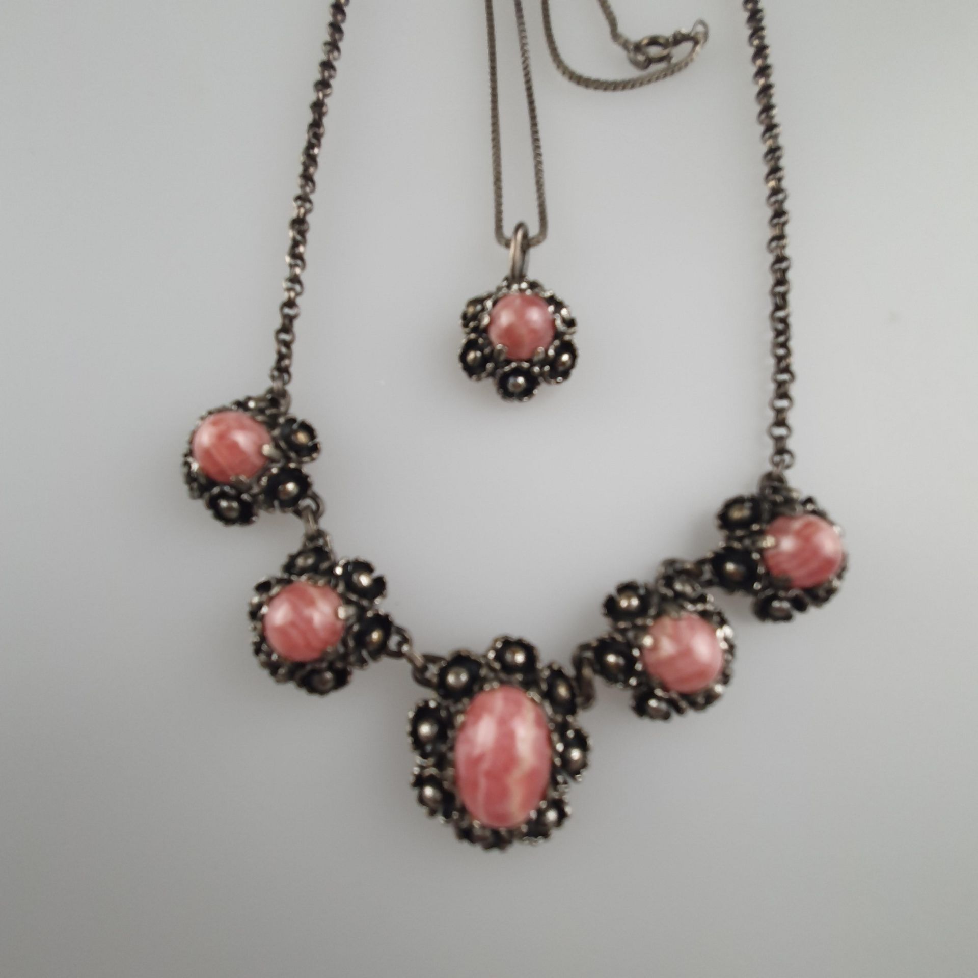 Rhodochrosit-Collier und -Anhänger - in Silber 835 gearbeitet u. punziert, Coll - Bild 3 aus 4