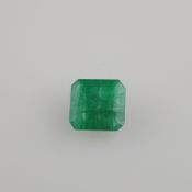 Loser Smaragd - facettierter Smaragd 9,80 ct, lose, mit Zertifikat