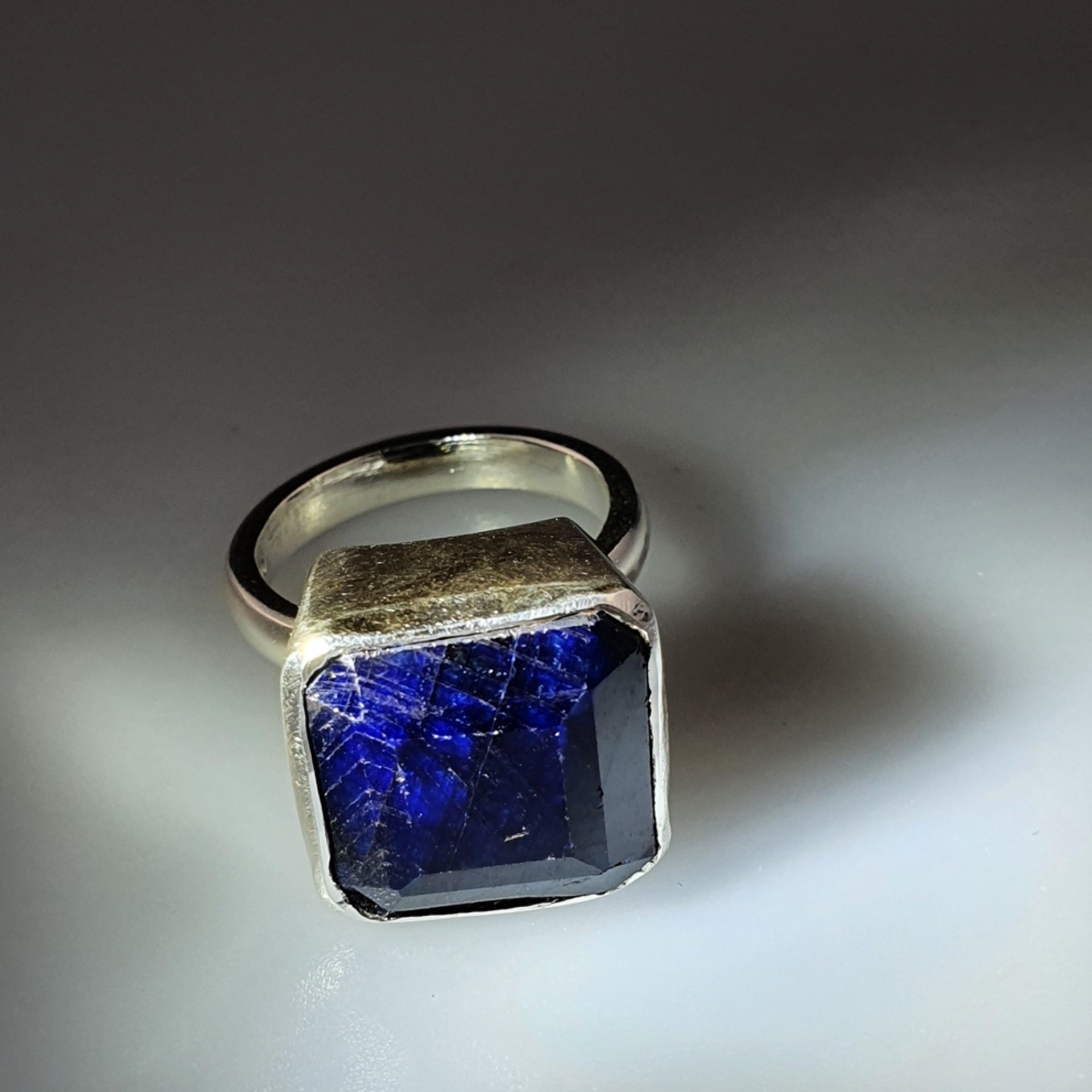 Saphirring - 925er Silber, Ringkopf besetzt mit einem blauen Saphir, ca.23ct., - Bild 5 aus 5
