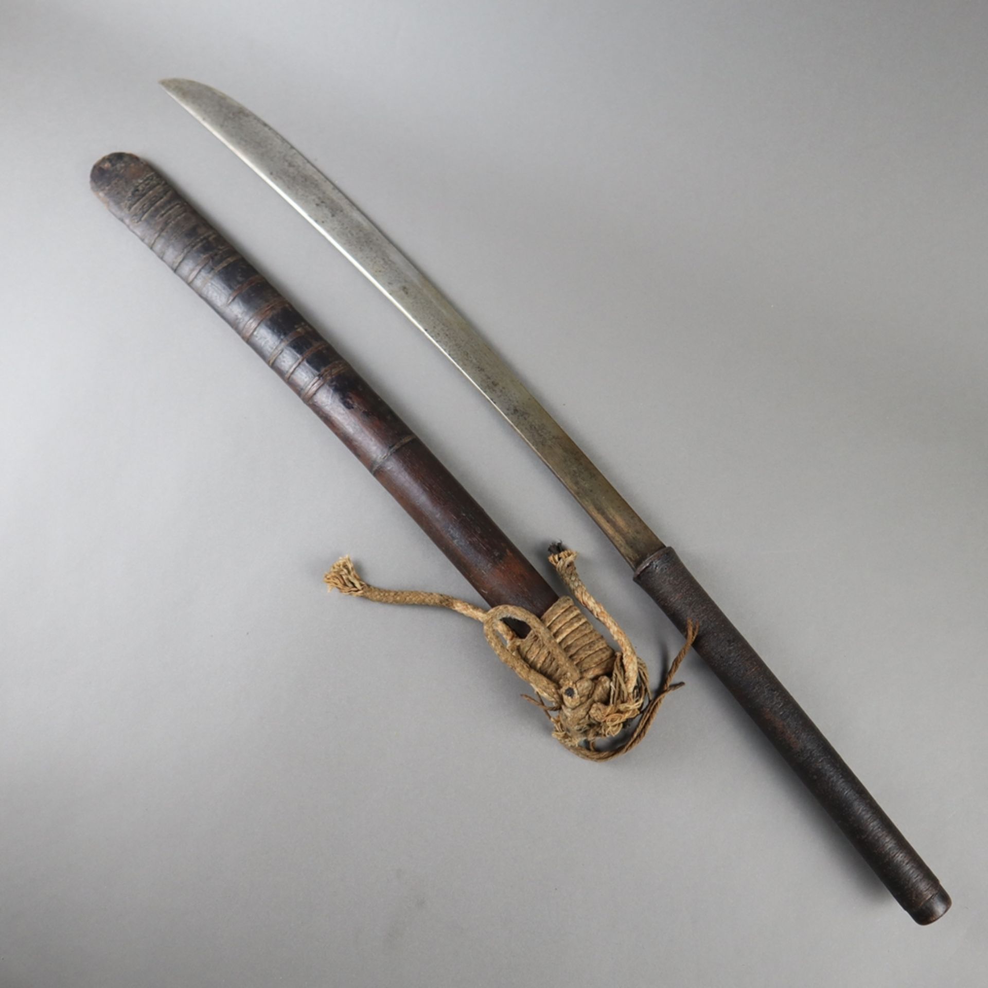 Dha-Schwert - Burma/Myanmar, belederter Griff, leicht gebogene einschneidige Kl - Bild 2 aus 6