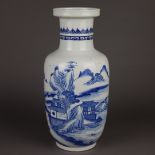 Blau-weiße Rouleauvase - China, Porzellan, umlaufend Flusslandschaft mit Archit