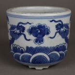 Kleiner Cachepot - China, Porzellan, unterglasurblauer Dekor mit zwei Perle jag