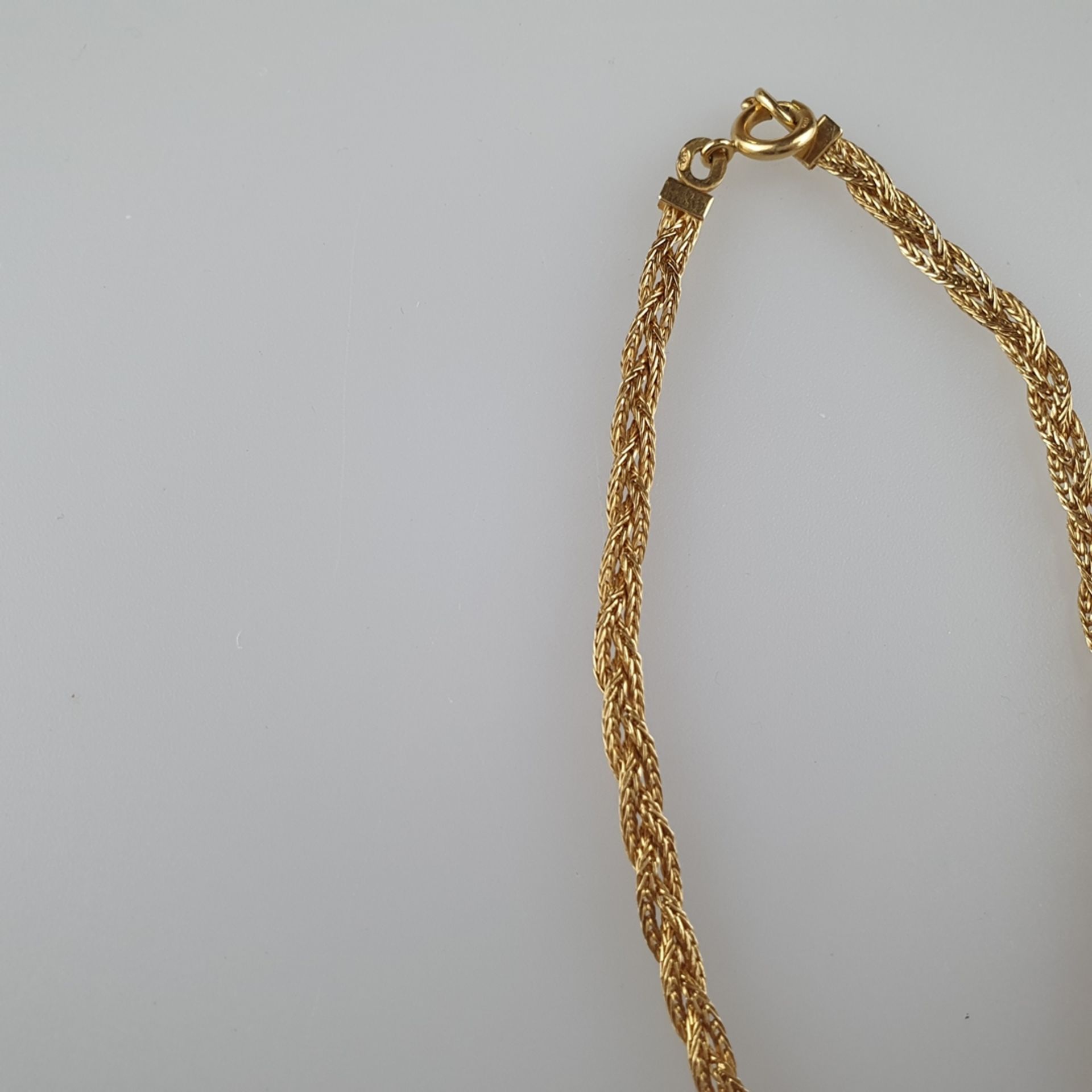 Flechtcollier - Gelbgold 750, Schlaufe mit angehängtem facettiertem Granat in T - Bild 5 aus 5