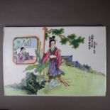 Porzellanbild - China 20.Jh., Porzellantafel mit polychromer Emailmalerei in de
