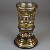 Historismus-Glasbecher - 19.Jh., dickwandiges olivgrünes Glas mit weißer floral