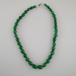 Smaragd-Collier - Halskette mit Smaragd-Cabochons im Verlauf, Länge: ca. 41 cm,