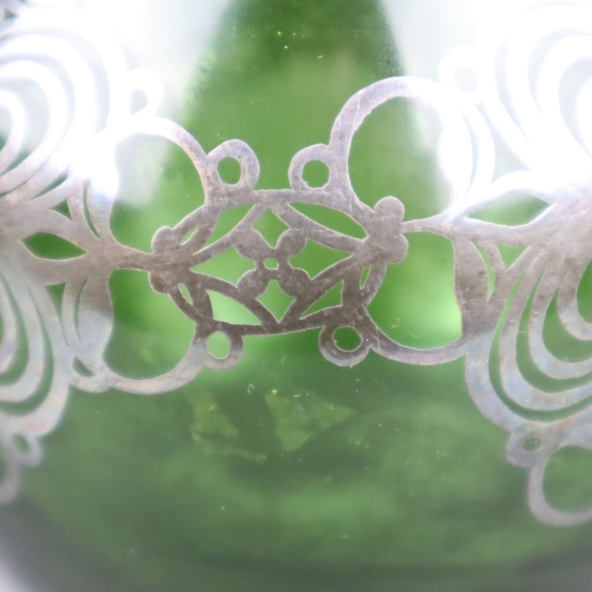 Vase mit Silberoverlay - Klarglas, grün unterfangen, Rand und Wandung umlaufend - Bild 6 aus 7