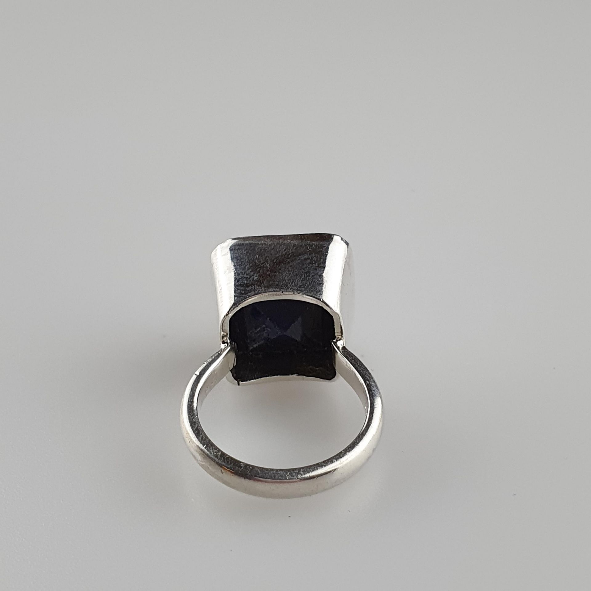 Saphirring - 925er Silber, Ringkopf besetzt mit einem blauen Saphir, ca.23ct., - Bild 4 aus 5