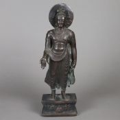 Stehender Bodhisattva Maitreya (der zukünftige Buddha) im Gandhara-Stil - Bronz