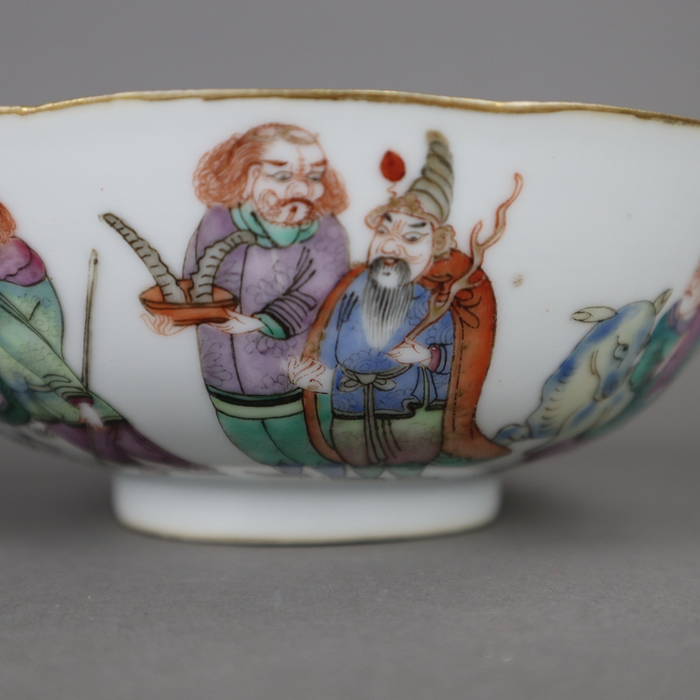 Paar Famille rose-Schalen - China, Qing-Dynastie, runde Schalen auf Standring, - Image 5 of 7