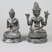 Zwei Bronzefiguren - Südostasien, Bronze, braun patiniert, 1x Buddha Shakyamuni