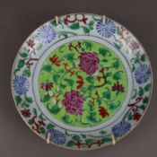 Teller - Persien, polychrome Aufglasurbemalung mit Blumendekor, Farbverluste, R