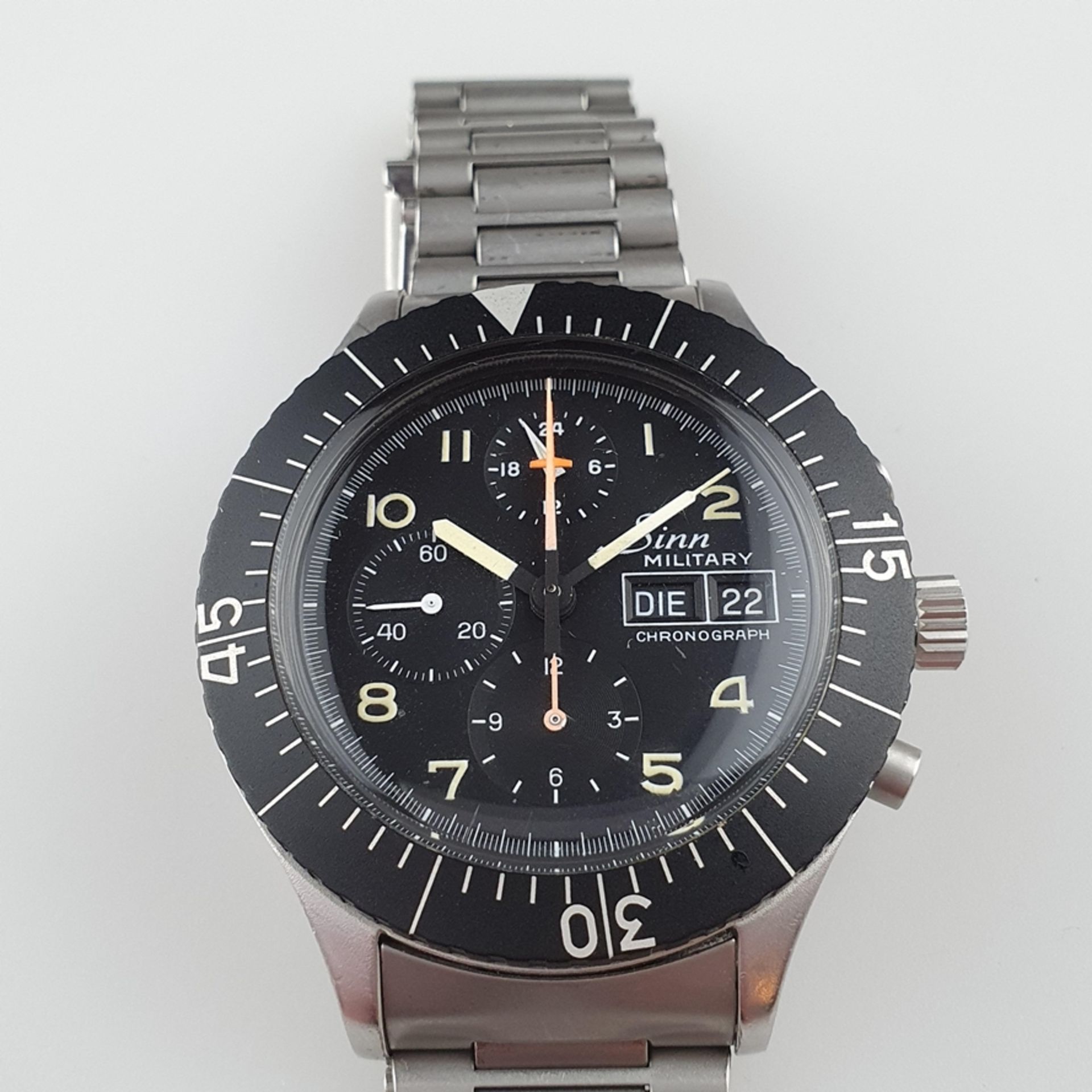 Herrenarmbanduhr - Sinn Military-Chronograph, Edelstahl, Automatik, drehbare Lünette, Chronograph m