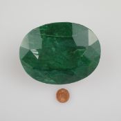 Großer Smaragd - 1975 ct., loser natürlicher Smaragd, oval facettiert, grün, mit Einschlüssen, inte