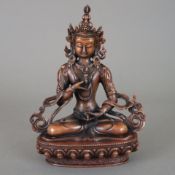 Figur des Vajrasattva - sinotibetisch, 20. Jh., Kupfer, im Padmasana auf einfachem Lotospodest sitz