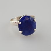 Saphir-Ring - 925er Silber, Ringkopf besetzt mit | 925 Silver Ring with a Blue Sapphire of 13.5ct,