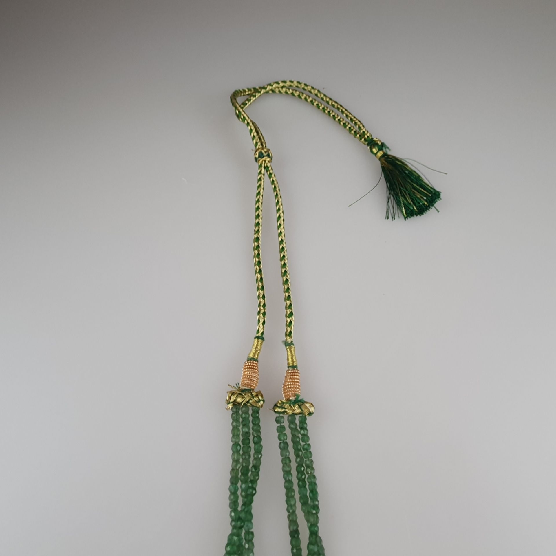 Aventurin-Collier - dreireihige Halskette mit facettierten | 126 cts Aventurine 3 Strand Necklace, - Image 4 of 4