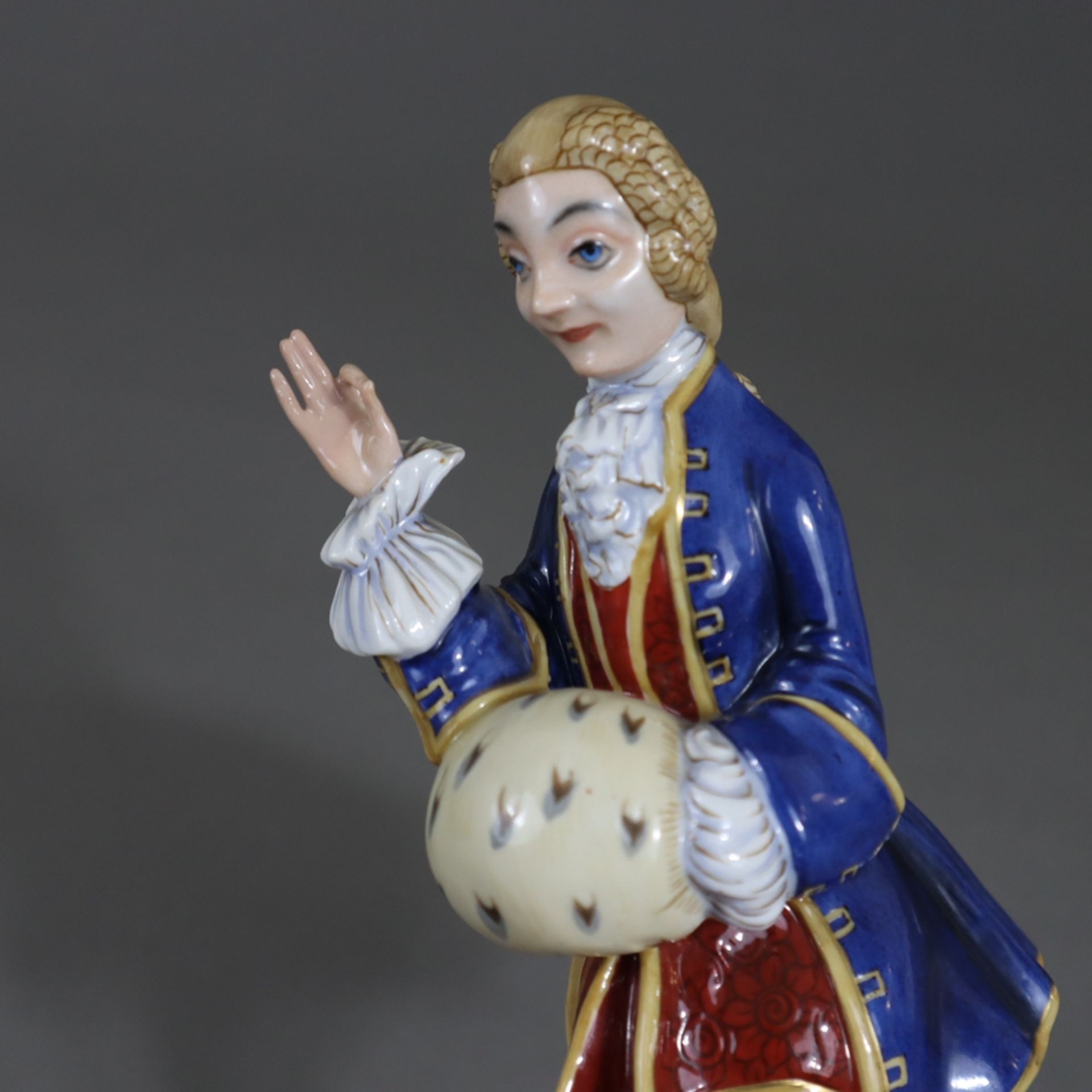 Porzellanfigur "Galanter Herr" - Rosenthal, Selb-Bavaria, Entw.: Pellar, Hanns (Wien 1886-1971 ebd. - Bild 3 aus 8