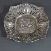 Puttenschale - Silber 830, im Spiegel gestempelt, passig geschweift, fein gesägte Gitterwerk-Fahne