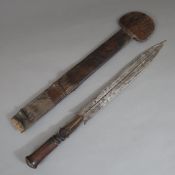Schmales Kurzschwert "ntsakh" - Zentralafrika, Fang, schmale lanzettförmige gegradete Klinge, am An