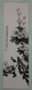Chinesisches Rollbild - Blühender Strauch, Tusche auf Papier, in chinesischer Kalligraphie beschrif