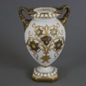 Doppelhenkel-Vase - Grainger Worcester, Anfang 20.Jh., Porzellan, vergoldeter Reliefdekor mit Maska