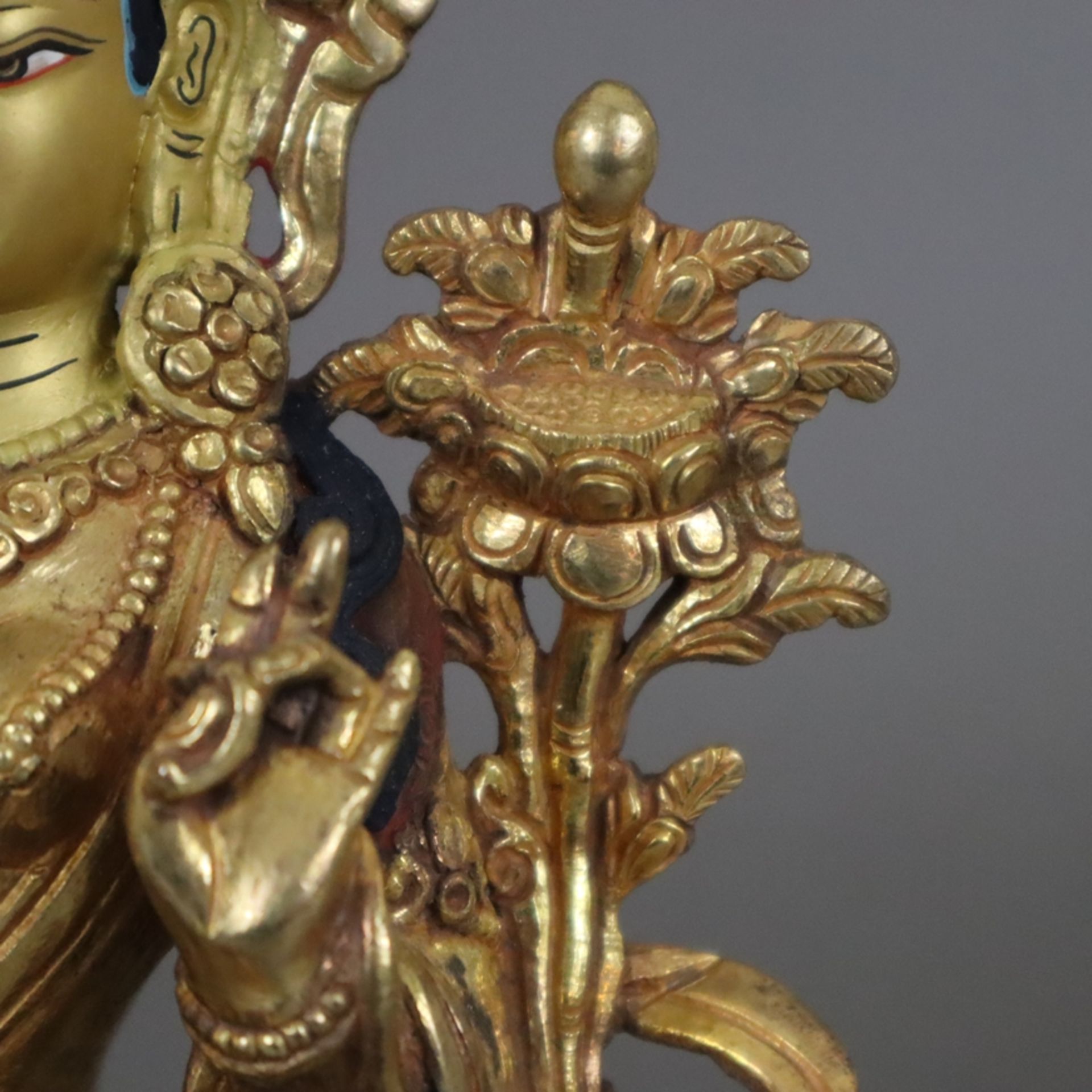 Tara Tronyer Chendze (skt. Bhṛkuti) - Nepal/Tibet, Kupferlegierung vergoldet, kultisch bemalt, in L - Bild 5 aus 8