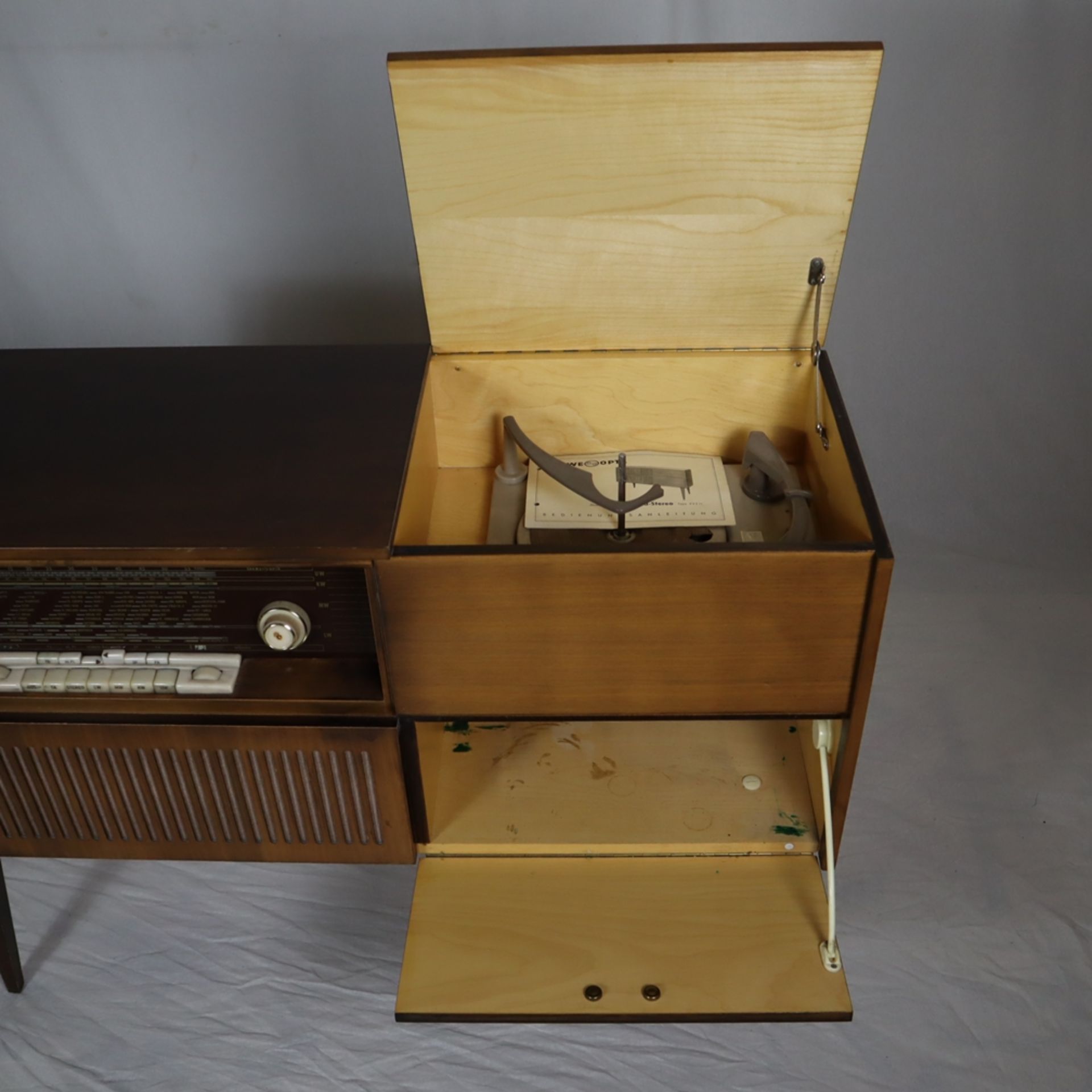 Loewe-Opta-Musikschrank "Mailand-Stereo" 32211 T/W - 1960er Jahre, rechteckiger Holzkorpus auf vier - Image 8 of 14