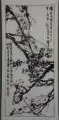 Chinesisches Rollbild - Blühende Baumzweige, Tusche und Farbe auf Papier, in chinesischer Kalligrap