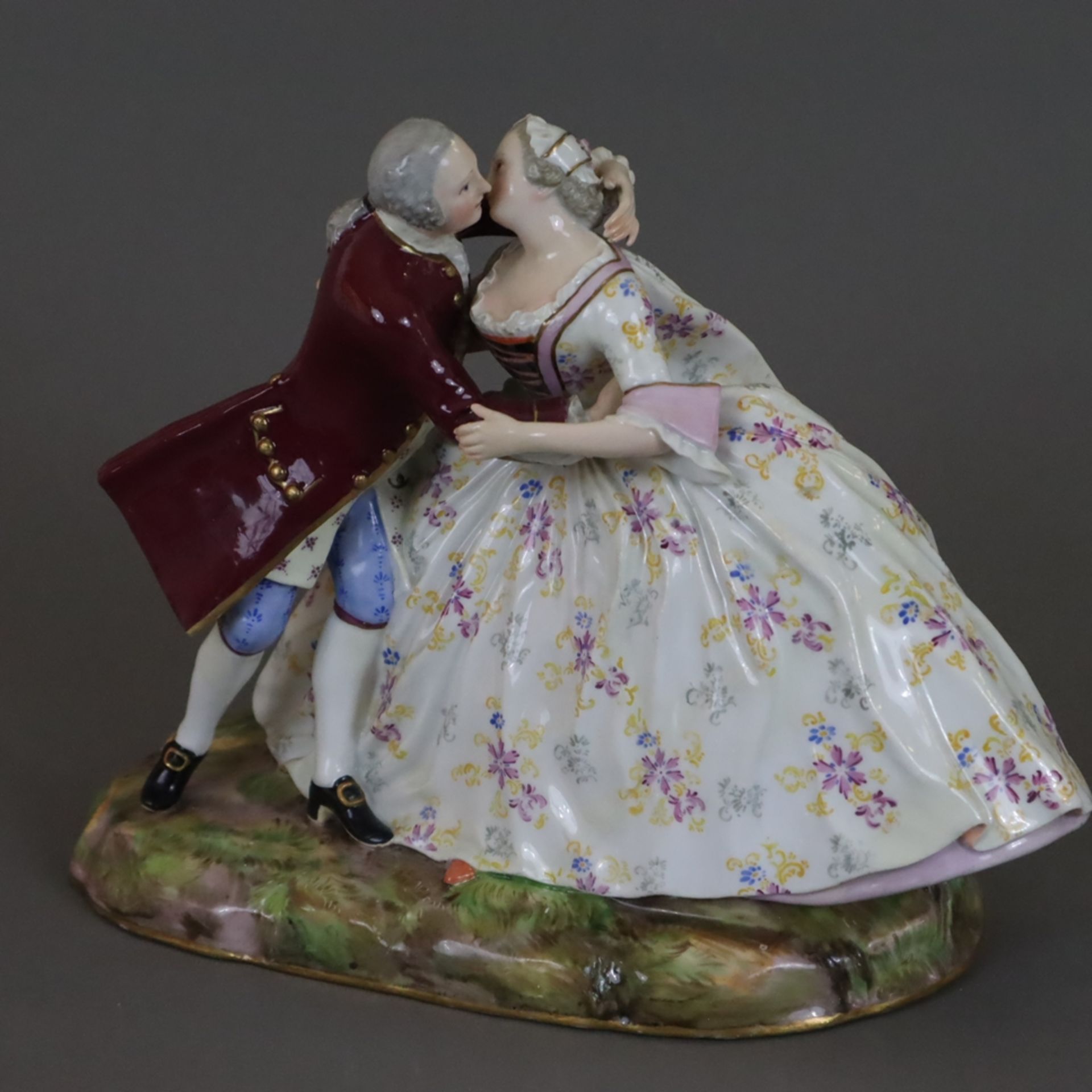 Krinolinen-Gruppe "Der Kuss" - Meissen, 19.Jh., Entw. J.J.Kaendler (1744), Modell-Nr. 518, Rokoko-L