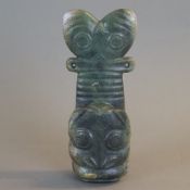 Jade-Doppelfigur - China, Hongshan-Kultur, ca.3000 v. Chr. oder später, dunkelgrüne Jade mit b