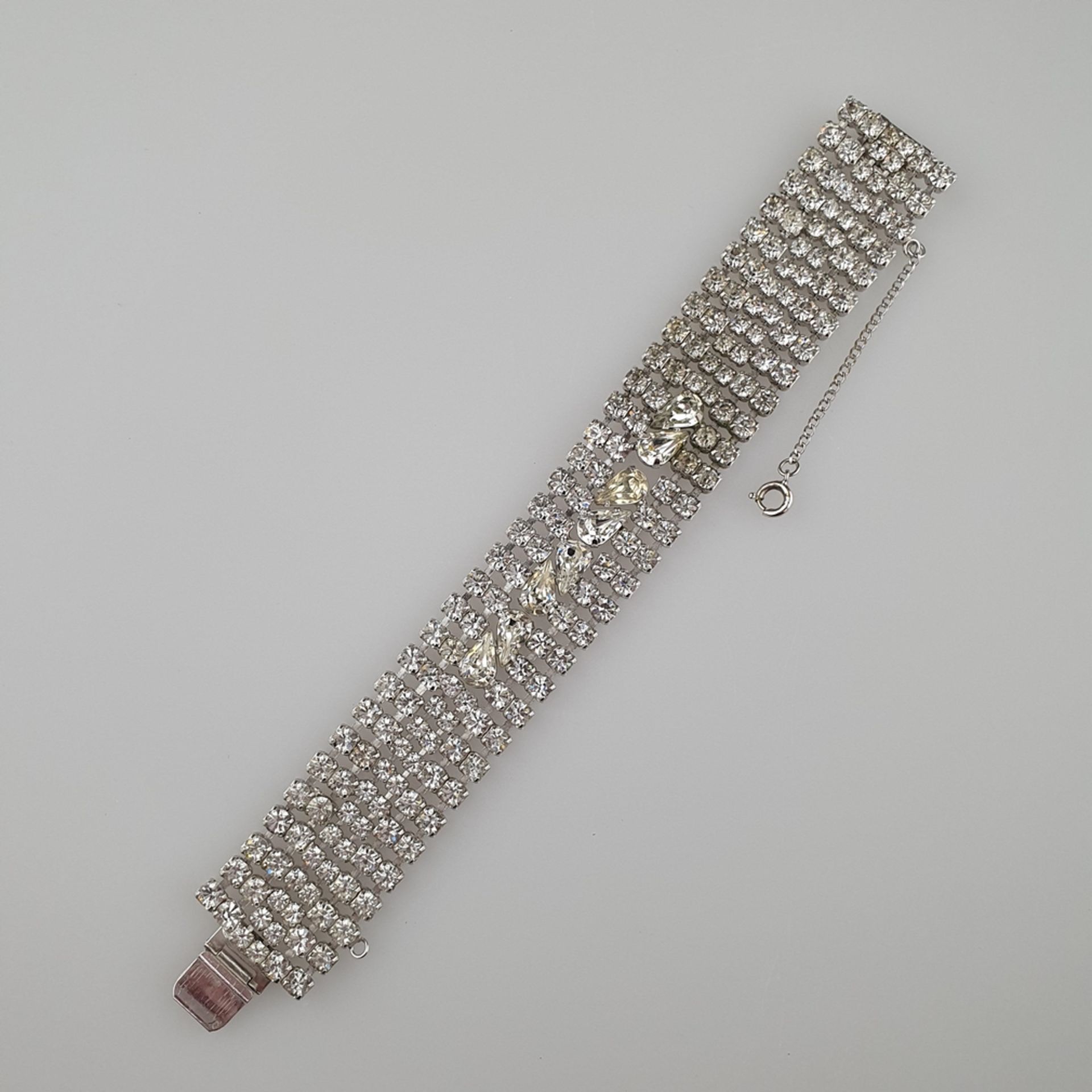 Art-Déco-Armband in Diamant-Optik - WEISS / USA, vor 1955, silberfarbenes Metall, mit geschliffenen