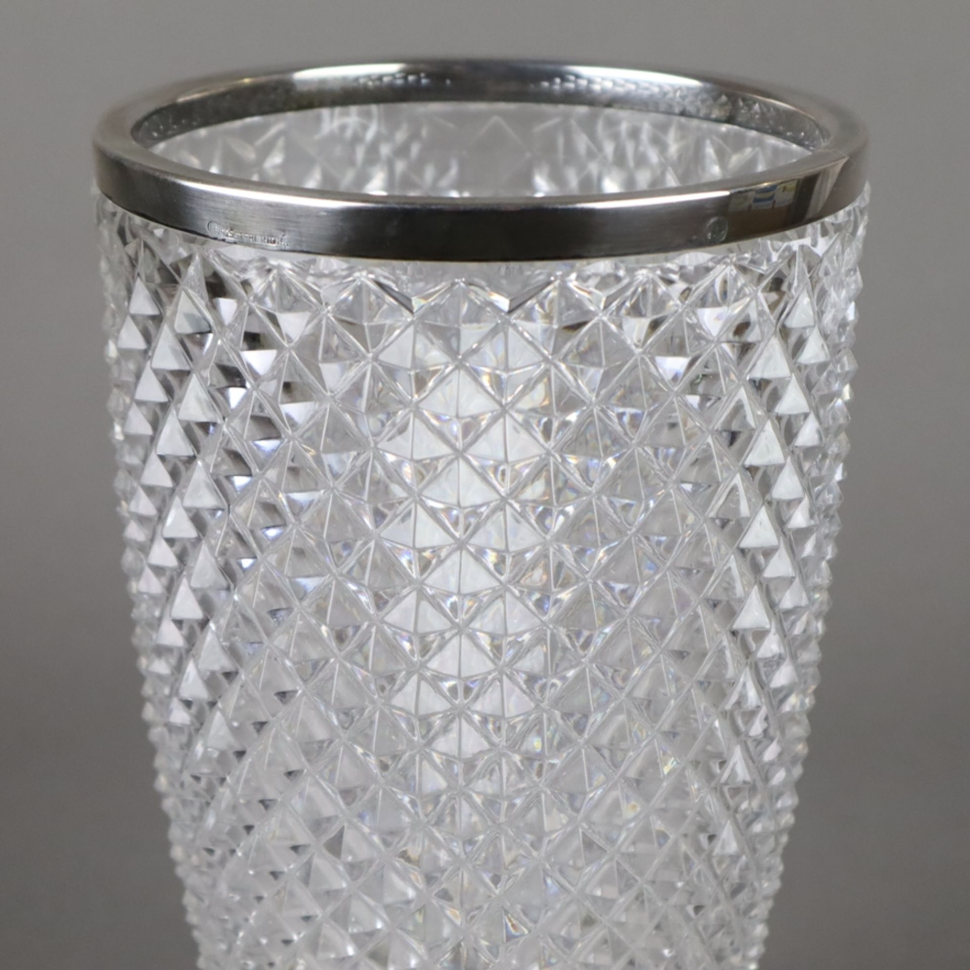 Glasvase mit Silbermontur - farblose Kristallvase mit Diamantschliff und glattem Sterlingsilber-Ran - Bild 2 aus 6